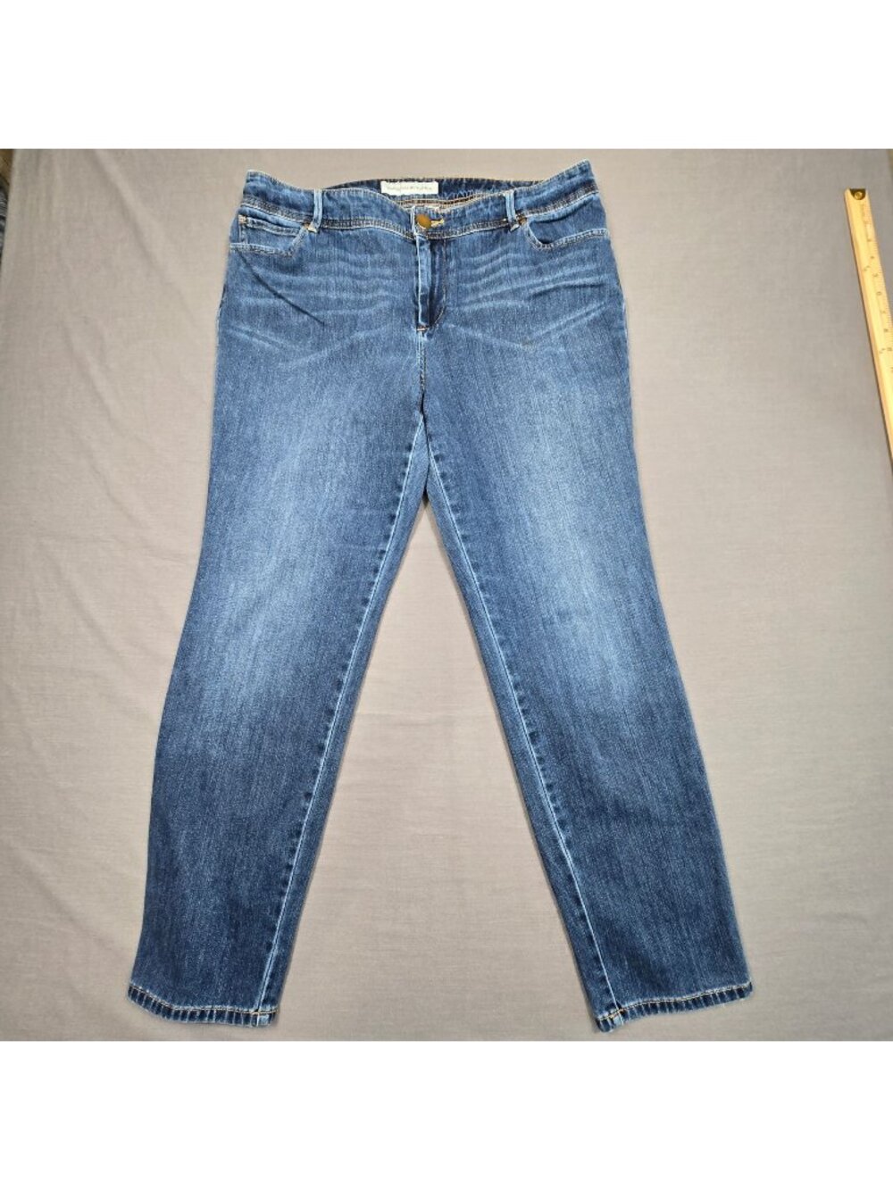 Chicos Platinum Denim Womens Jeans Size 1 8 Blue Stretch Mid Rise Straight Leg